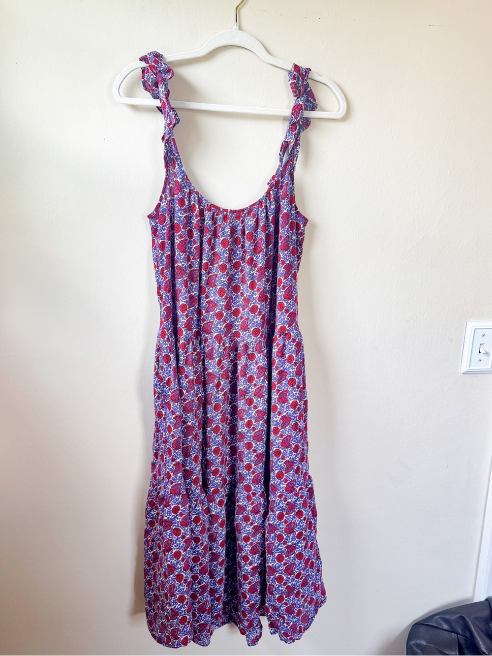 XiRENA Floral Midi Dress in Purple & Red